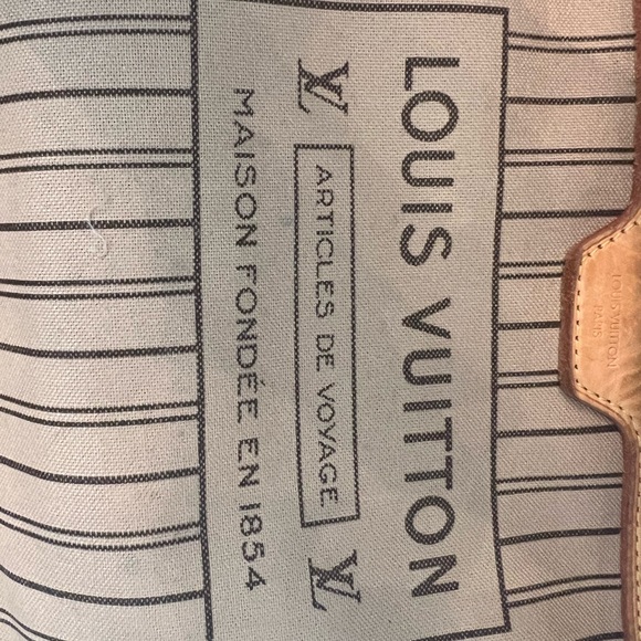Louis Vuitton Neverfull MM - Picture 5 of 11